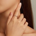 Silberner Damenring mit blauem Zirkonkristall, Größe 7