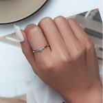 Silberner Damenring mit blauem Zirkonkristall, Größe 7