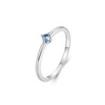 Ezüst gyűrű kék cirkóniumkristállyal, 6-os méret