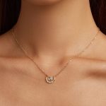 Silberne Halskette, Sonne und Mond