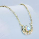 Silberne Halskette, Sonne und Mond