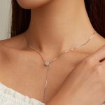 Silberne Halskette mit Herzanhänger