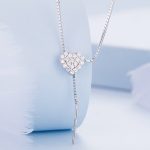 Silberne Halskette mit Herzanhänger