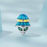 Silberner Anhänger, Außerirdischer