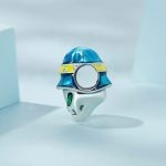 Silberner Anhänger, Außerirdischer