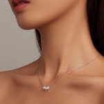 Silberne Halskette mit Perlenanhänger