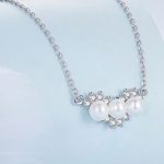 Silberne Halskette mit Perlenanhänger