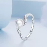 Ezüst gyűrű fehér gyönggyel, 7-es méret