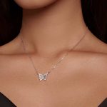 Ezüst nyaklánc pillangóval