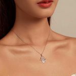 Ezüst nyaklánc Fatima keze medállal