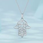 Ezüst nyaklánc Fatima keze medállal