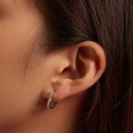 Silberohrringe mit Kristall, herzförmig