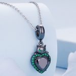 Silberanhänger, schwarze Katze