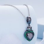 Silberanhänger, schwarze Katze