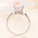 Silberner Verlobungsring mit Moissanit-Kristall, Größe 9