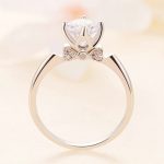 Silberner Verlobungsring mit Moissanit-Kristall, Größe 8