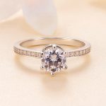 Silberring mit Moissanit-Kristall, Größe 7