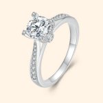 Silberring mit Moissanit-Kristall, Größe 8