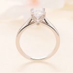 Silberring mit Moissanit-Kristall, Größe 9