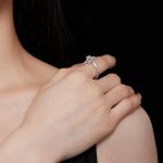 Silberring mit Moissanit-Kristall, Größe 6