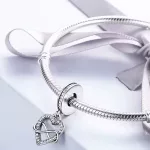 Ezüst charm, szív a végtelen jelével