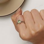 Ezüst gyűrű spinellkristállyal, 6-os méret 