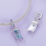 Silberanhänger, Zauberteppich