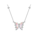 Silberne Halskette mit Schmetterlingsanhänger