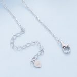 Silberne Halskette mit Schmetterlingsanhänger