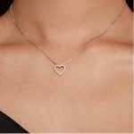 Silberne Halskette mit Moissanit-Kristall