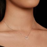 Silberne Halskette mit Moissanit-Kristall