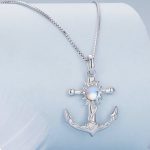 Silberne Halskette mit Ankeranhänger