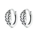 Silberne Ohrringe, Buchstabe