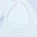Silberne Halskette, dreifach