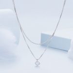 Silberne Halskette, dreifach, mit Anhänger