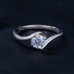 Silberring mit Moissanit-Kristall, Größe 7