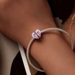 Silberner Anhänger, rosa Herz