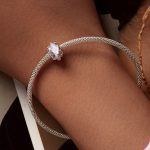 Silberanhänger, Spitze