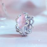 Silberanhänger, Spitze