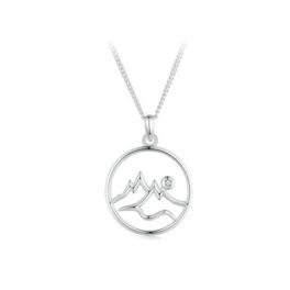 Silberne Halskette mit Berganhänger