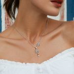 Silberne Halskette mit Schneeflockenanhänger