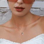 Silberne Halskette mit Bulldoggen-Anhänger