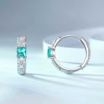 Ezüst fülbevaló zöld üveggel