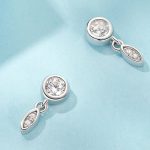 Silberne Ohrringe, Anhänger