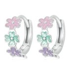 Silberohrringe mit Blumen