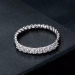 Ezüst gyűrű moissanitkristállyal, 7-es méret