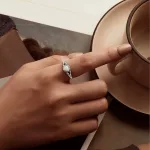 Ezüst gyűrű opálszívvel, 7-es méret