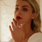 Ezüst gyűrű opálszívvel, 8-as méret