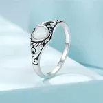 Ezüst gyűrű opálszívvel, 6-os méret