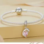 Ezüst charm, kutya szívvel